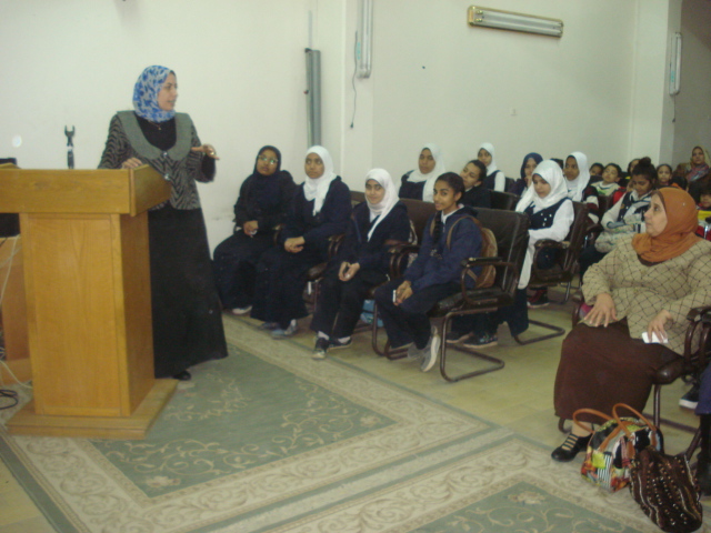 فاعلية زيارة مدرسة الثانوية بنات لكلية العلوم