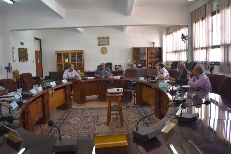 فاعلية اجتماع العميد مع لجنة شئون طلاب