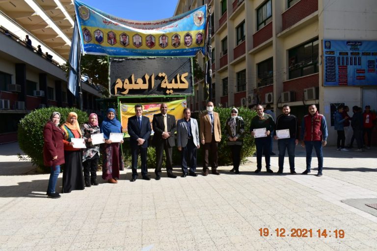 تكريم شؤون العاملين