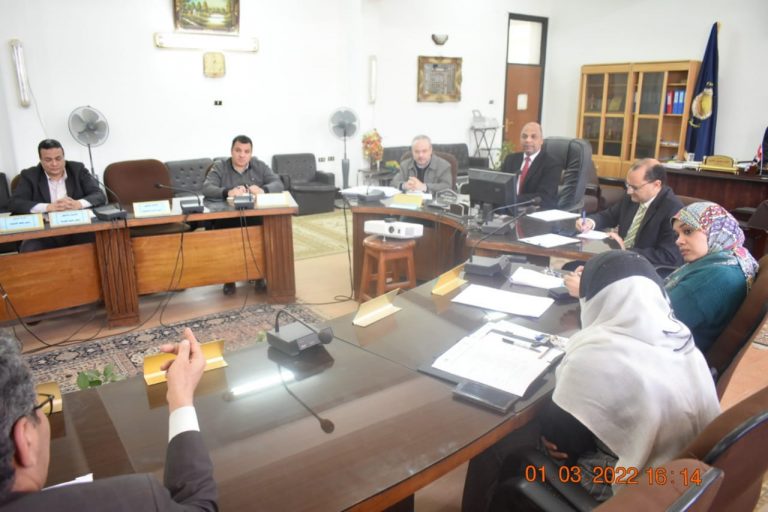 اجتماع عميد كلية العلوم مع مسؤولي المعايير بوحدة ضمان الجودة