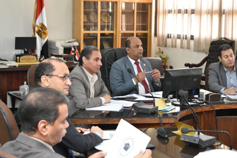 إعتماد ثلاثة برامج جديدة لمرحلة البكالوريوس بنظام الساعات المعتمدة بعلوم سوهاج