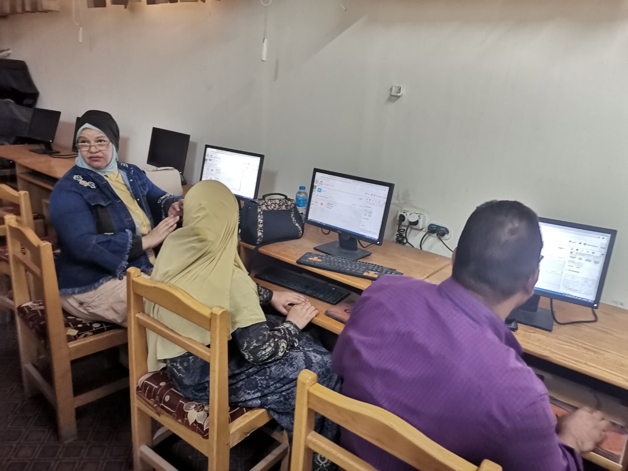 تدريب أعضاء هيئة التدريس بقسم الفيزياء على منصة “ثينكي“Thinqi