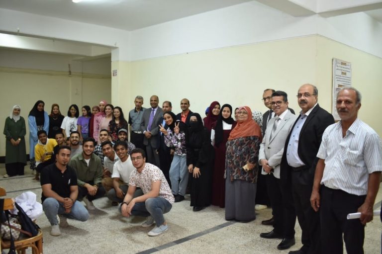 ورشه التمثيل لفريق المسرح بالكلية