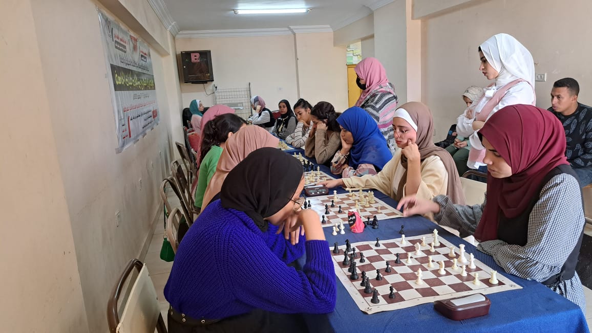 فوز فريق كلية العلوم للشطرنج طالبات