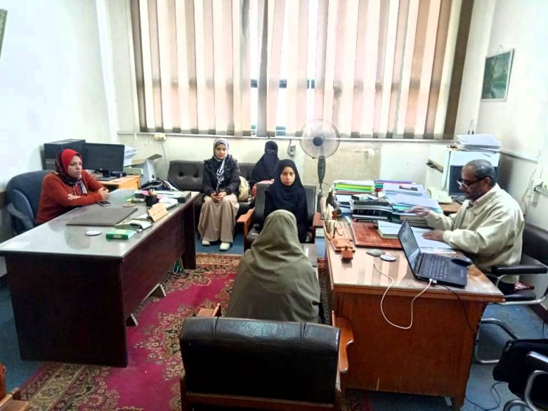 مسابقه فى حفظ القرءان الكريم والأحاديث النبوية لطلاب وطالبات الكلية