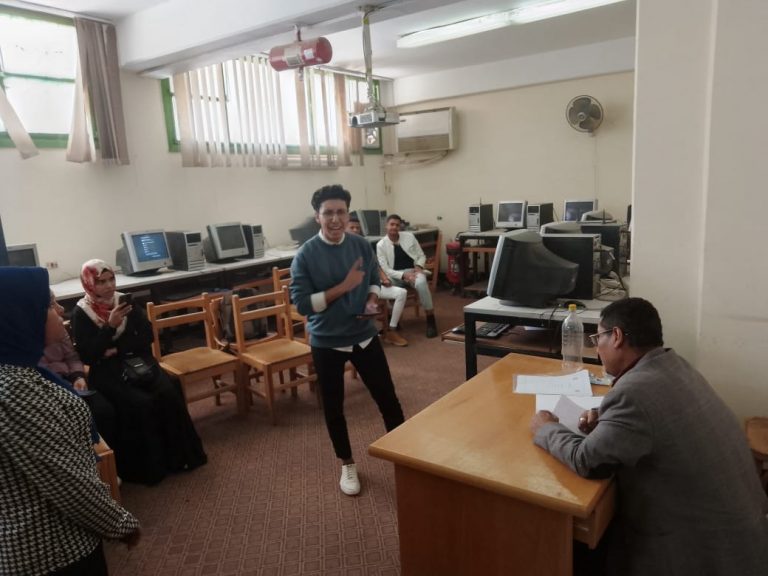 مسابقة الشعر فى التأليف والالقاء لطلبة وطالبات الكلية