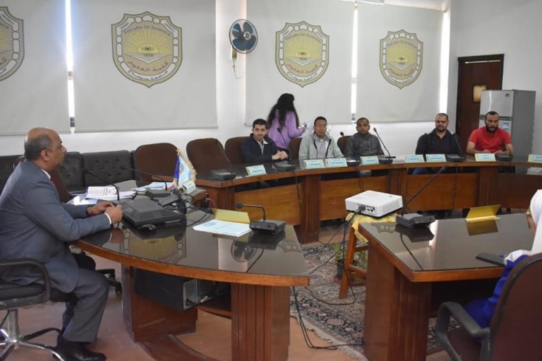 اجتماع عميد الكلية مع المعيدين والمدرسين المساعدين