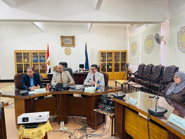 اجتماع ادارة الكلية مع الطلاب الوافدين