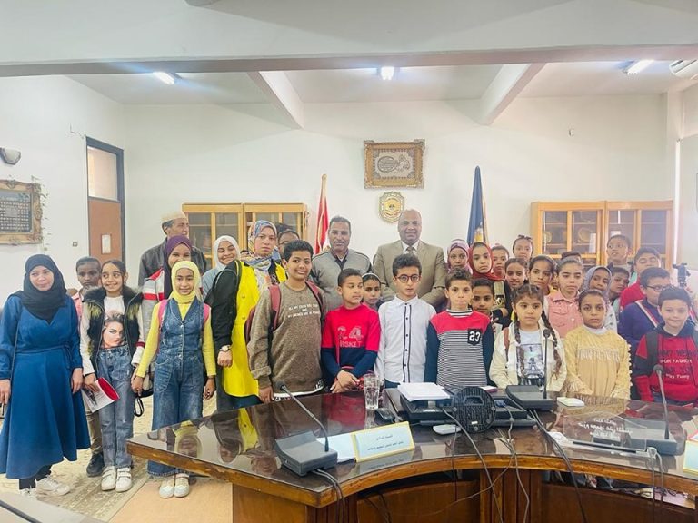 زيارة مدرسة نجع الخلوه الابتدائيه لكلية العلوم