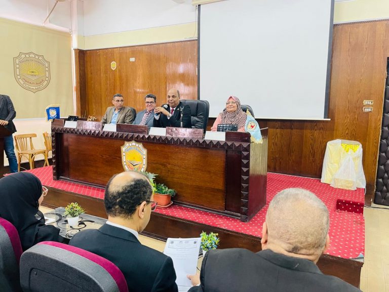 حفل تكريم مدام/ صبرية رجب محمود بإدارة رعاية الشباب