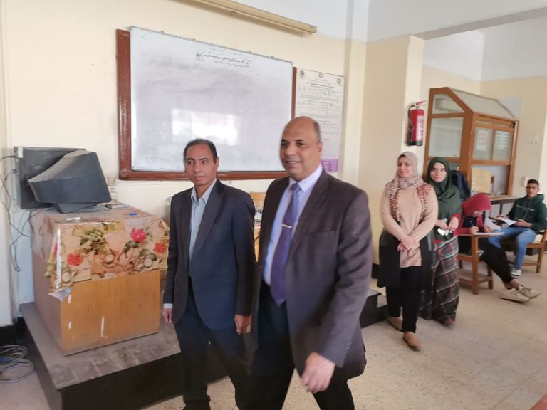 متابعة امتحانات منتصف الفصل الدراسي الثاني