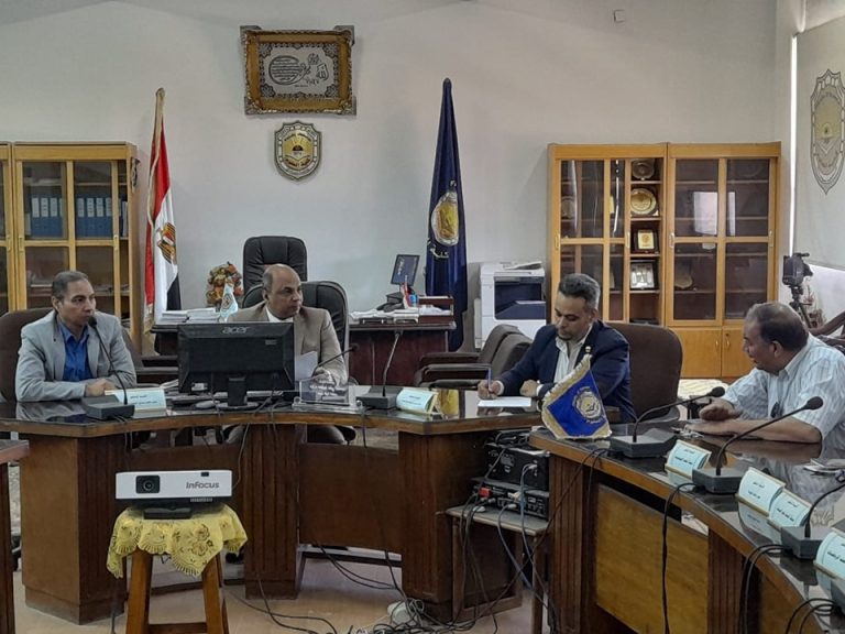 اجتماع عميد الكلية مع لجنة المختبرات