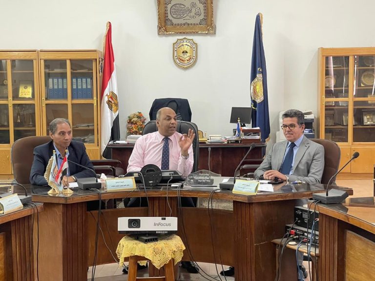 مجلس كلية العلوم يهنئ الاستاذ الدكتور حسان النعمانى لتوليه منصب رئيس جامعة سوهاج