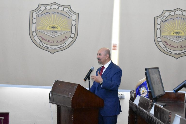 بناء العقول الذكية ندوة علميه بكلية العلوم