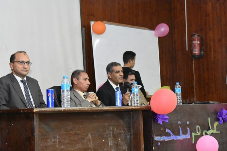 لقاء تعريفياً بالطلاب الجدد بكلية العلوم