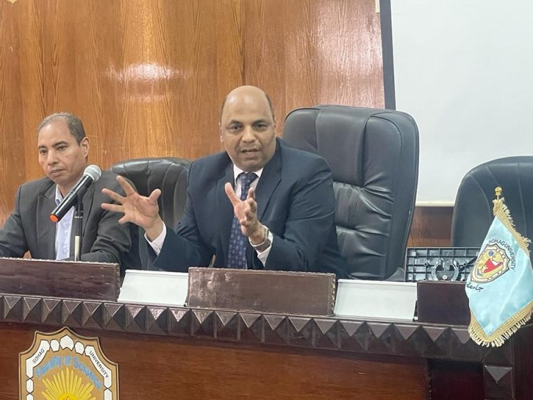 اجتماع لجنة تعديل اللوائح الدراسية