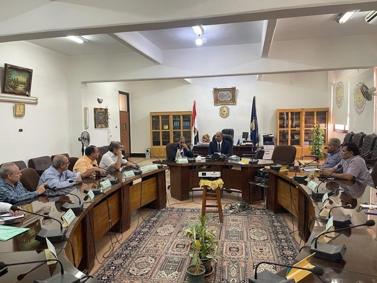 الاجتماع الثانى للجنة تعديل اللائحة الدراسية لمرحلة البكالوريوس بنظام الساعات المعتمدة