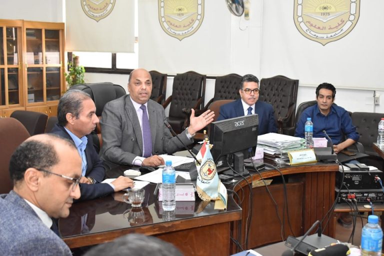 مجلس كليه العلوم بسوهاج رقم 518