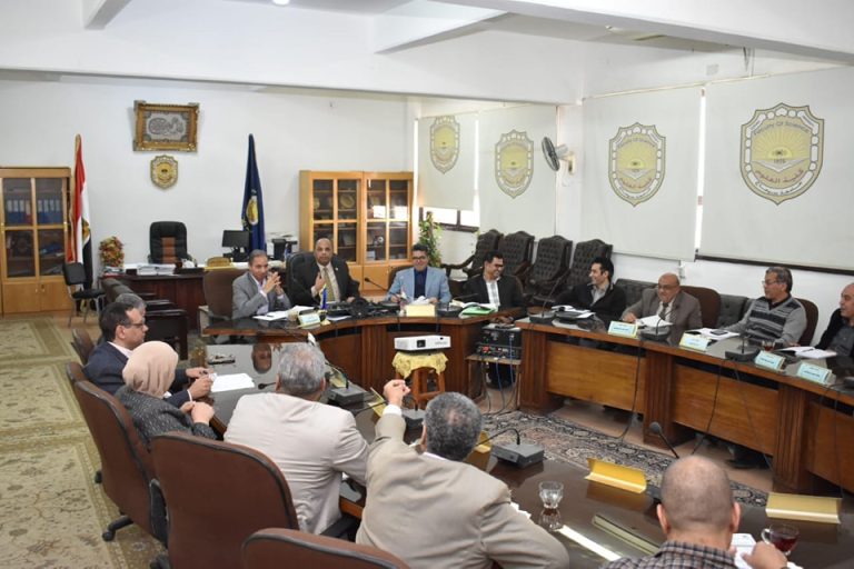 مناقشة تعديل اللائحة الدراسية لمرحلة البكالوريوس بنظام الساعات المعتمدة