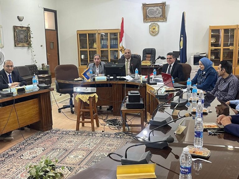 مجلس الكلية  رقم 523 يوافق على  رقمنة الموارد البشريه والطلاب على منصة زاد