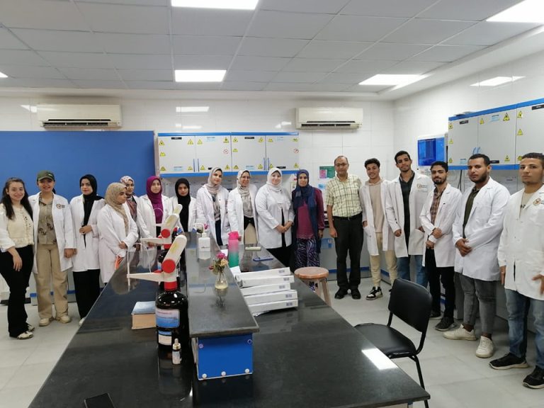 زيارة ميدانية لمركز الأورام وشركة مياه الشرب والصرف الصحي بسوهاج