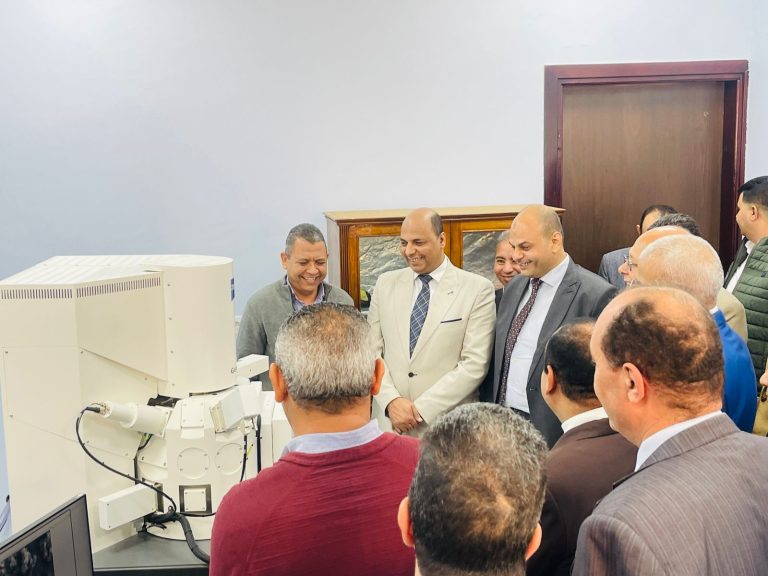 الميكروسكوب الالكتروني (25)