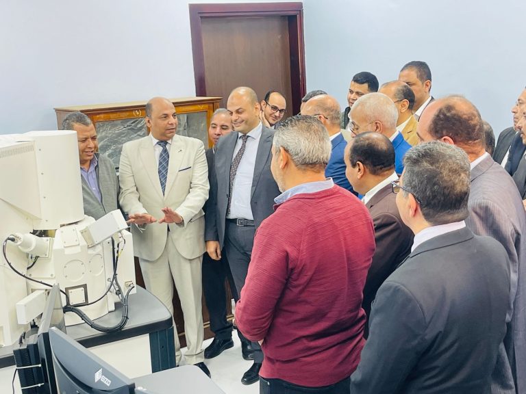 الميكروسكوب الالكتروني (31)