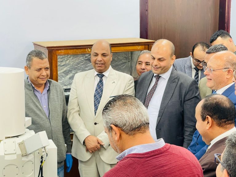 الميكروسكوب الالكتروني (33)