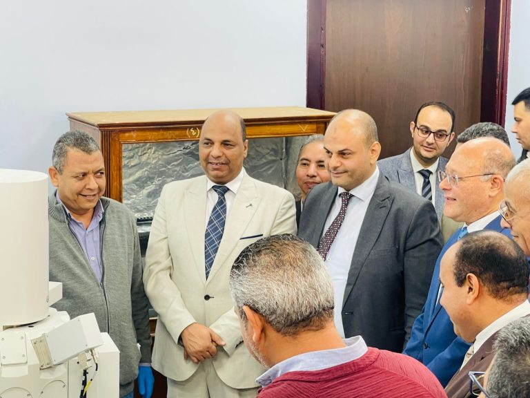 الميكروسكوب الالكتروني (37)