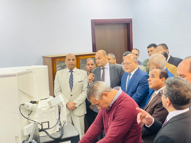 الميكروسكوب الالكتروني (38)
