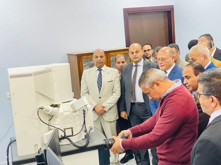 الميكروسكوب الالكتروني (39)