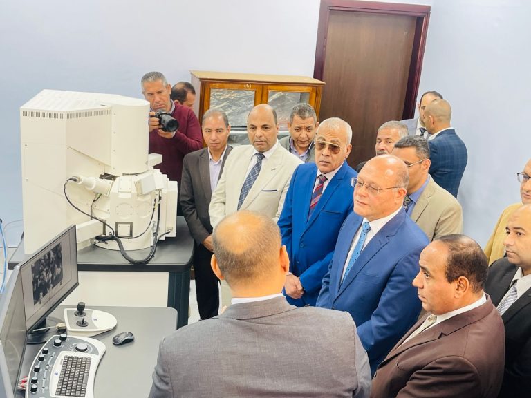 الميكروسكوب الالكتروني (40)