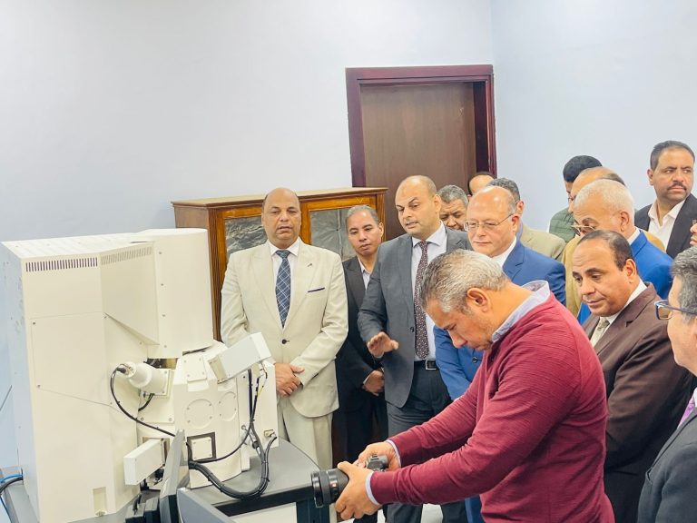 الميكروسكوب الالكتروني (41)
