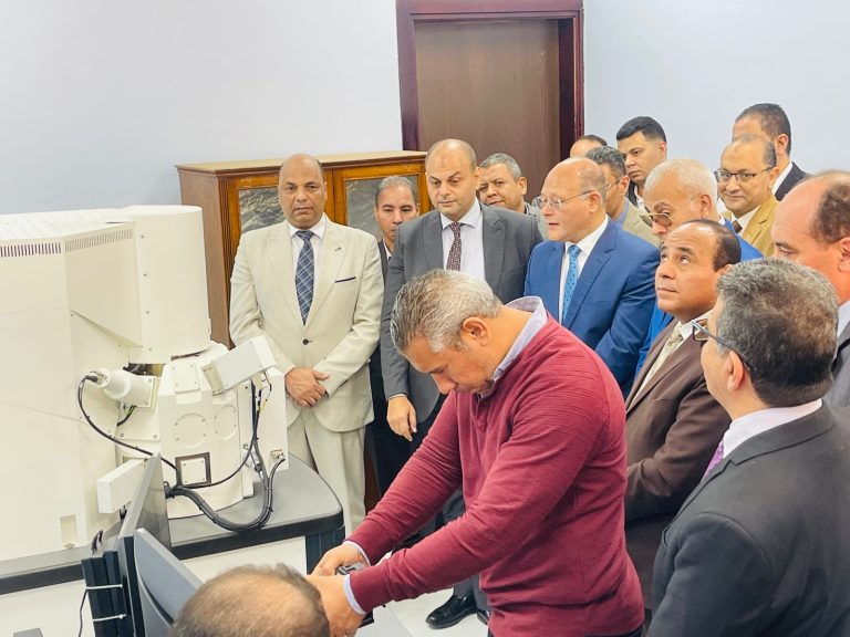 الميكروسكوب الالكتروني (43)