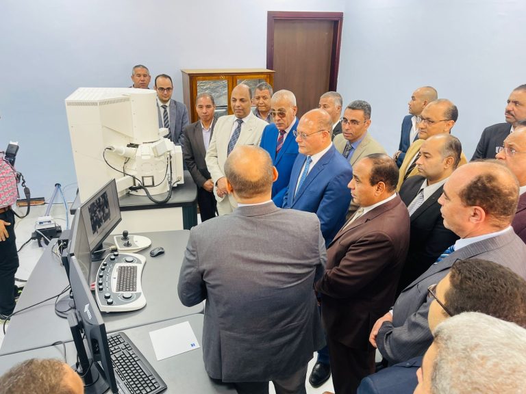 الميكروسكوب الالكتروني (45)