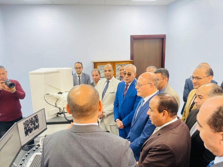 الميكروسكوب الالكتروني (48)