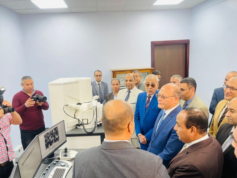 الميكروسكوب الالكتروني (49)