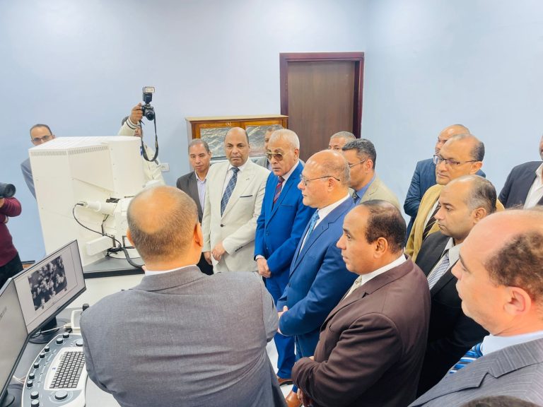 الميكروسكوب الالكتروني (50)