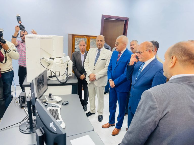 الميكروسكوب الالكتروني (74)