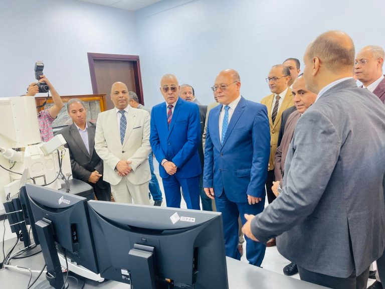 الميكروسكوب الالكتروني (76)