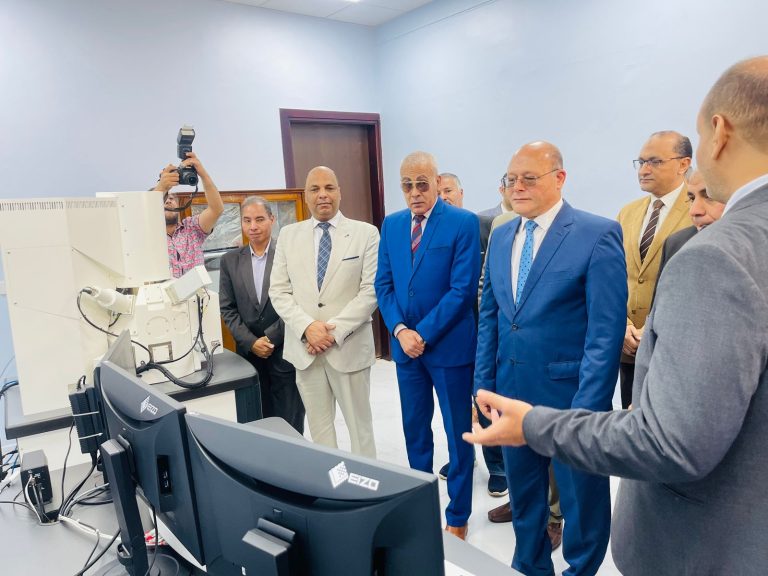 الميكروسكوب الالكتروني (78)