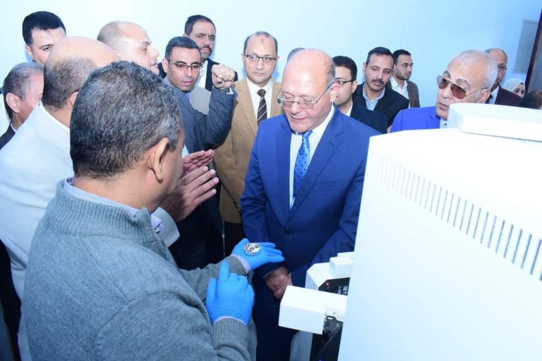 الميكروسكوب الالكتروني (83)