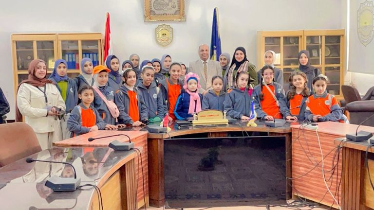 أسرة مدارس مستقبل مصر تتقدم بأسمى آيات الشكر والتقدير لجامعة سوهاج وكلية العلوم