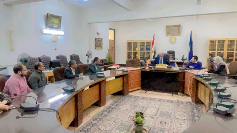 اجتماع عميد الكلية مع لجنة القياس وتقييم الأداء بكلية العلوم