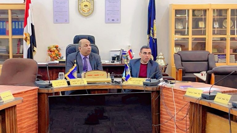 انعقاد سلسلة من الاجتماعات المكثفة لمناقشة سبل تطوير العمل الإداري بالكلية