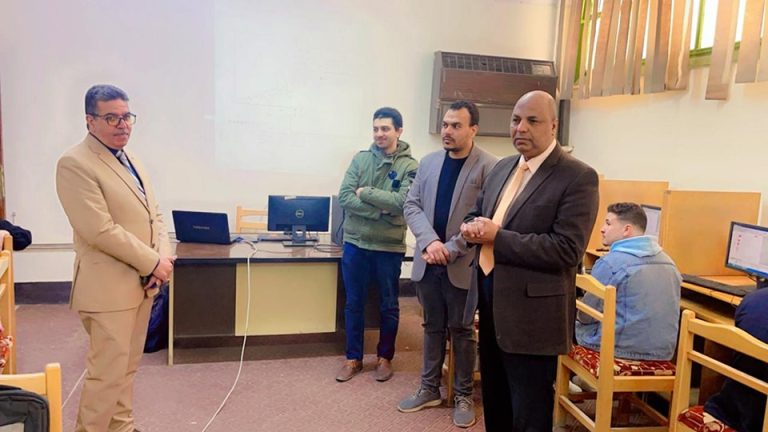 كلية العلوم تنظم ورشة عمل لطلاب المستوى الرابع حول تحليل البيانات والرسومات البيانية باستخدام برنامج Origin