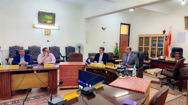 مناقشة الاستعدادات النهائية لامتحانات الفصل الدراسي الثاني 2025