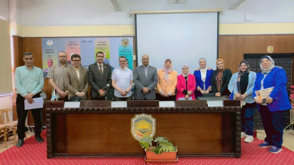 تكريم المشاركين في المؤتمر الطلابي 2025