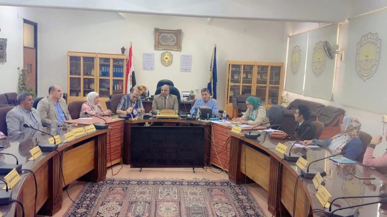 اجتماع للوقوف علي استعداد الكلية للتقدم للحصول على الاعتماد المؤسسي