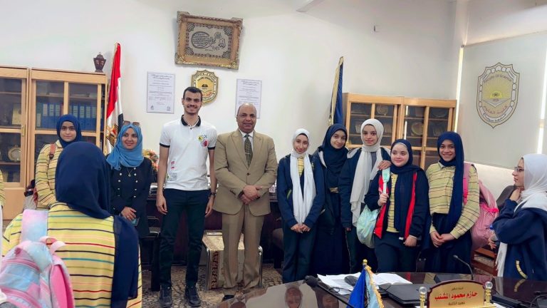 زيارة مدرسة أحمد زويل الإعدادية لكلية العلوم